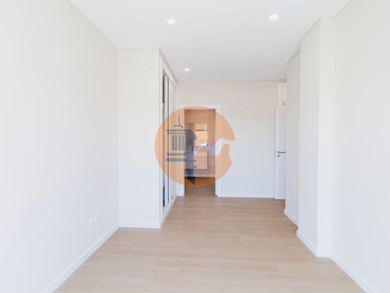 Apartment for Sale in Moncarapacho, Olhão, Portugal 24
