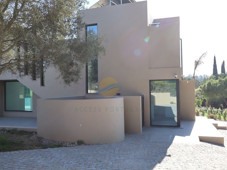 Villa for Sale in União Das Freguesias De Lagoa E Carvoeiro, Lagoa (algarve), Portugal 7