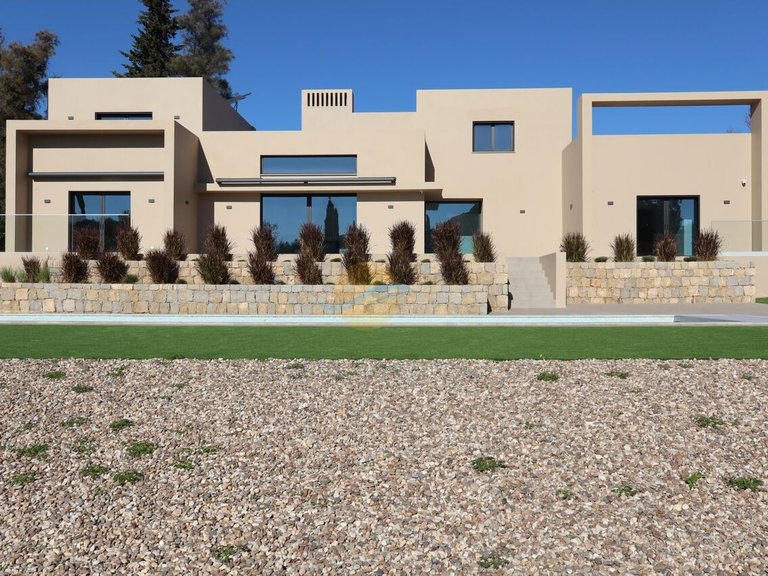 Villa for Sale in União Das Freguesias De Lagoa E Carvoeiro, Lagoa (algarve), Portugal 2
