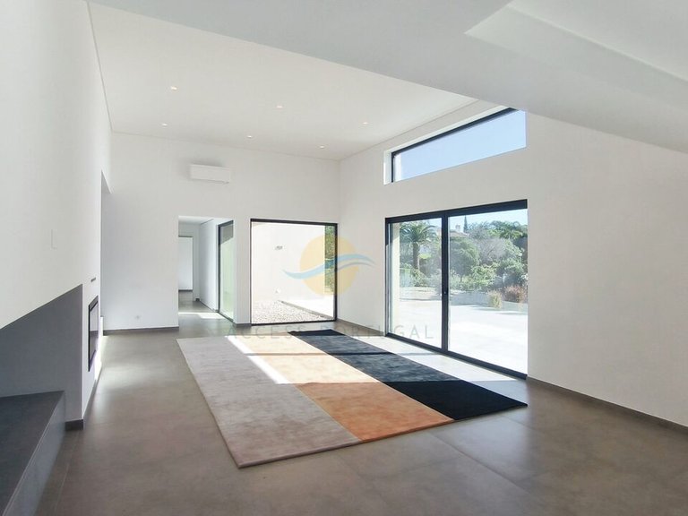 Villa for Sale in União Das Freguesias De Lagoa E Carvoeiro, Lagoa (algarve), Portugal 10