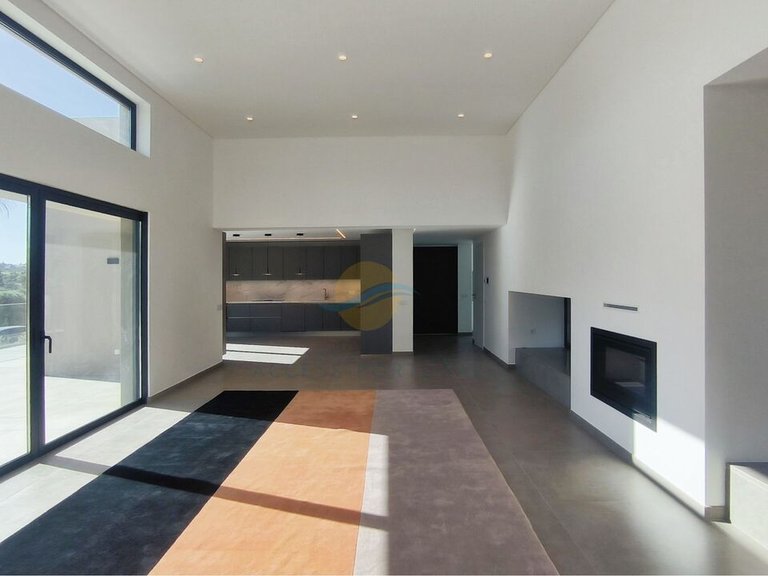 Villa for Sale in União Das Freguesias De Lagoa E Carvoeiro, Lagoa (algarve), Portugal 12