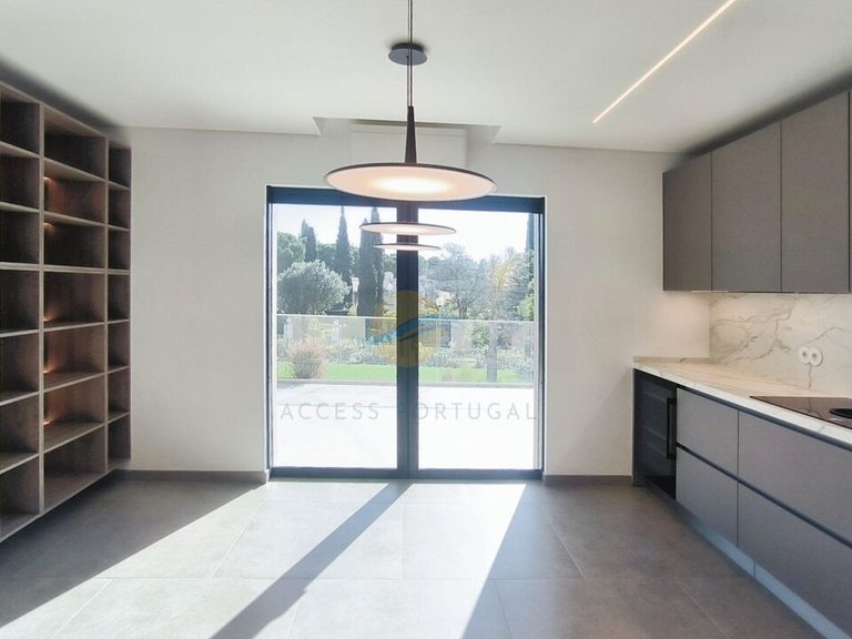 Villa for Sale in União Das Freguesias De Lagoa E Carvoeiro, Lagoa (algarve), Portugal 18