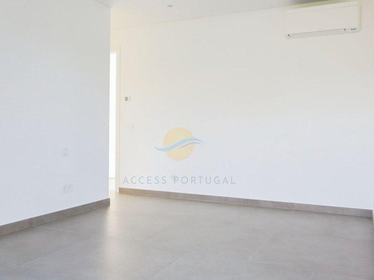 Villa for Sale in União Das Freguesias De Lagoa E Carvoeiro, Lagoa (algarve), Portugal 22