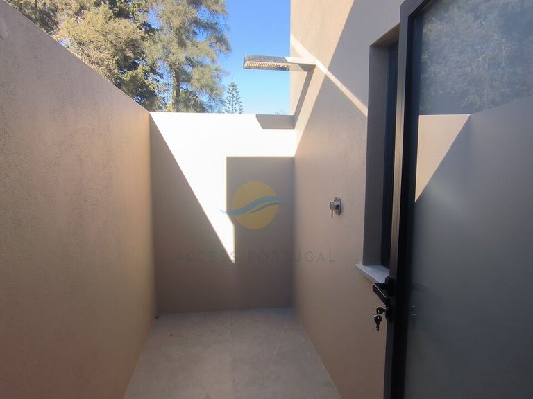 Villa for Sale in União Das Freguesias De Lagoa E Carvoeiro, Lagoa (algarve), Portugal 26