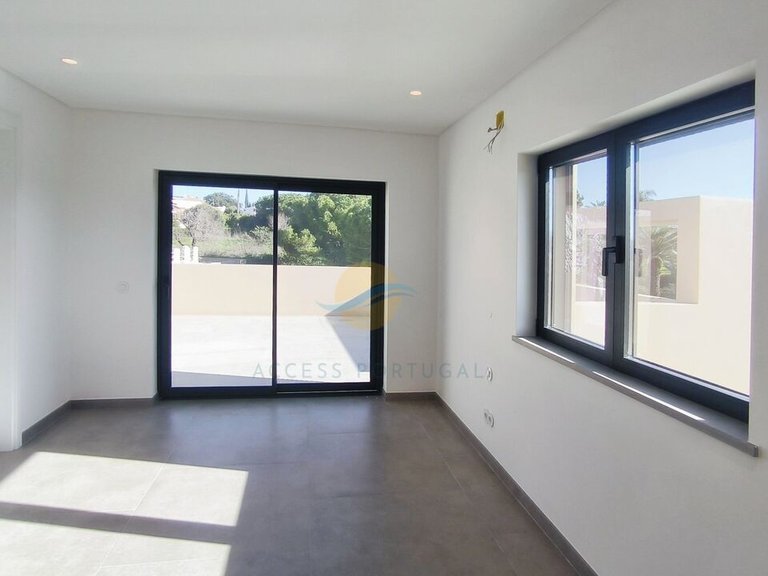 Villa for Sale in União Das Freguesias De Lagoa E Carvoeiro, Lagoa (algarve), Portugal 32