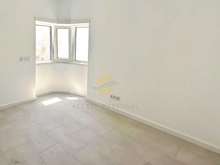Villa for Sale in Portimão, Portimão, Portugal 5