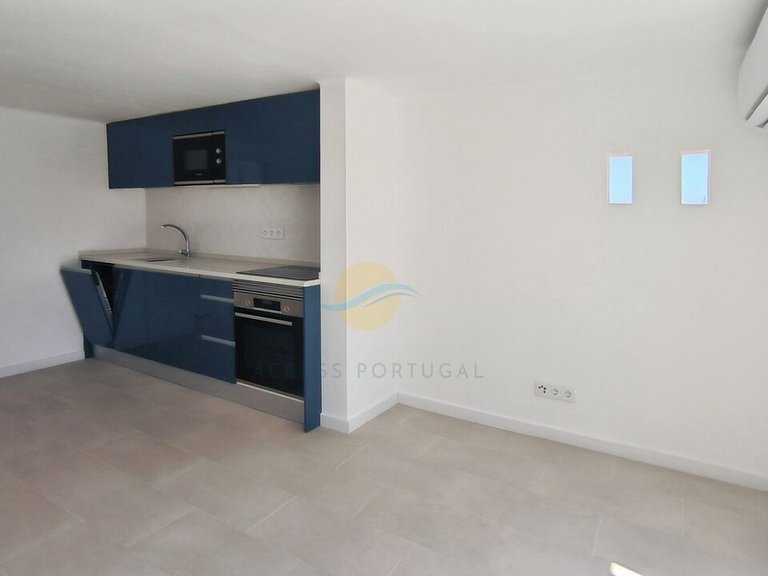 Villa for Sale in Portimão, Portimão, Portugal 12