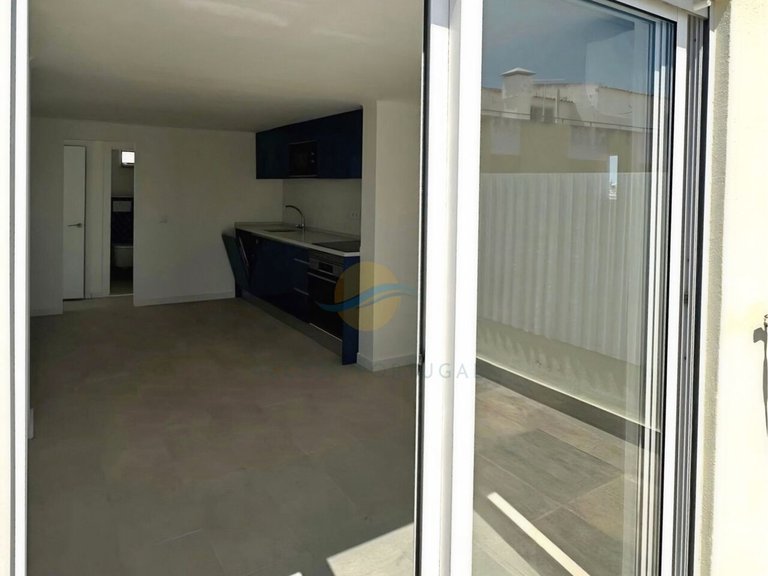 Villa for Sale in Portimão, Portimão, Portugal 13