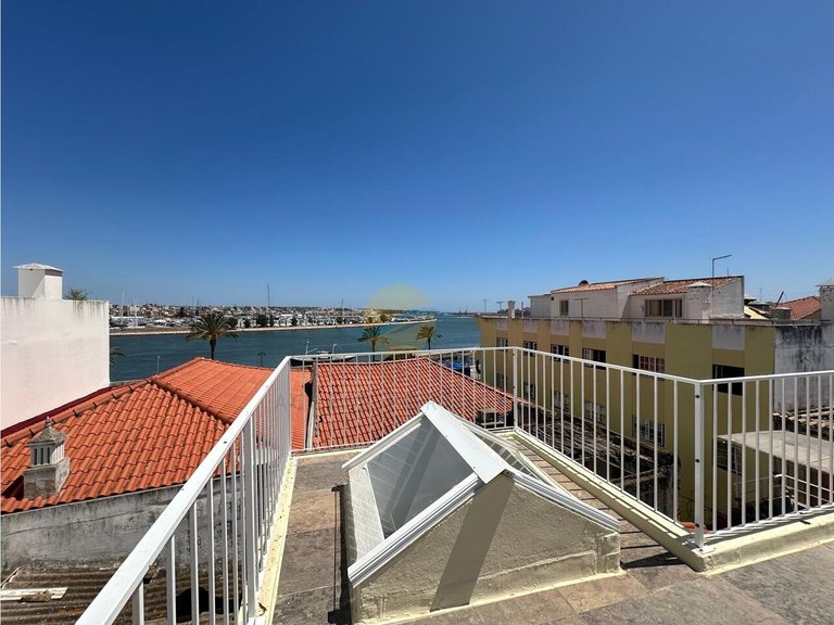 Villa for Sale in Portimão, Portimão, Portugal 16