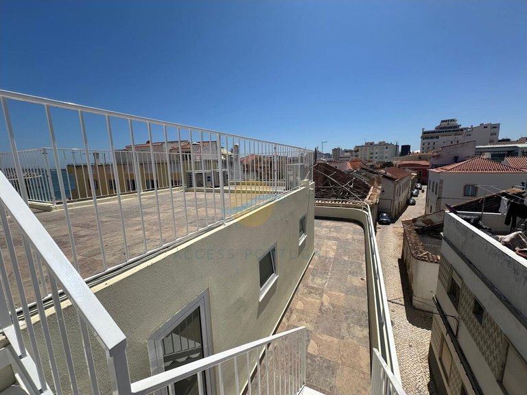Villa for Sale in Portimão, Portimão, Portugal 17