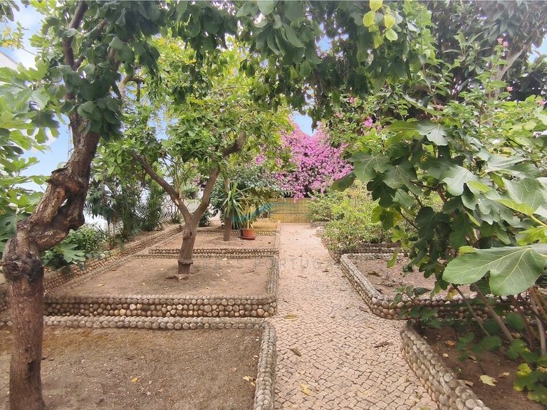 Villa for Sale in Portimão, Portimão, Portugal 2