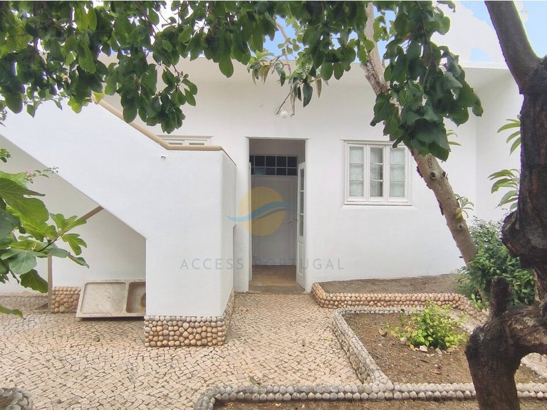 Villa for Sale in Portimão, Portimão, Portugal 1