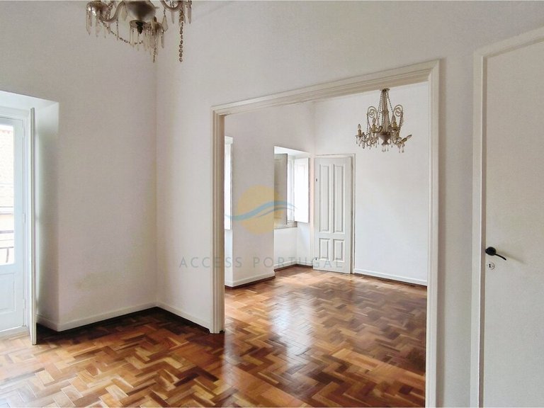 Villa for Sale in Portimão, Portimão, Portugal 11