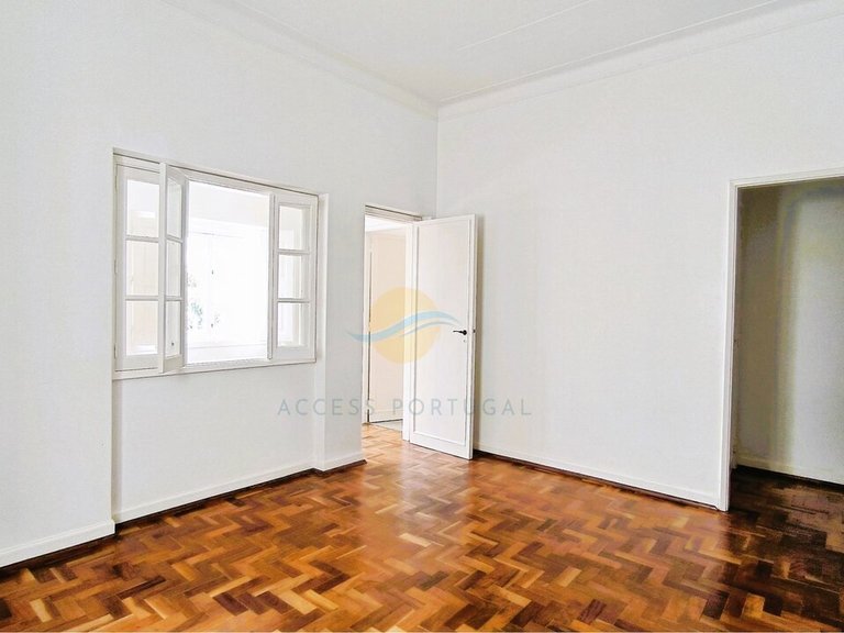 Villa for Sale in Portimão, Portimão, Portugal 13