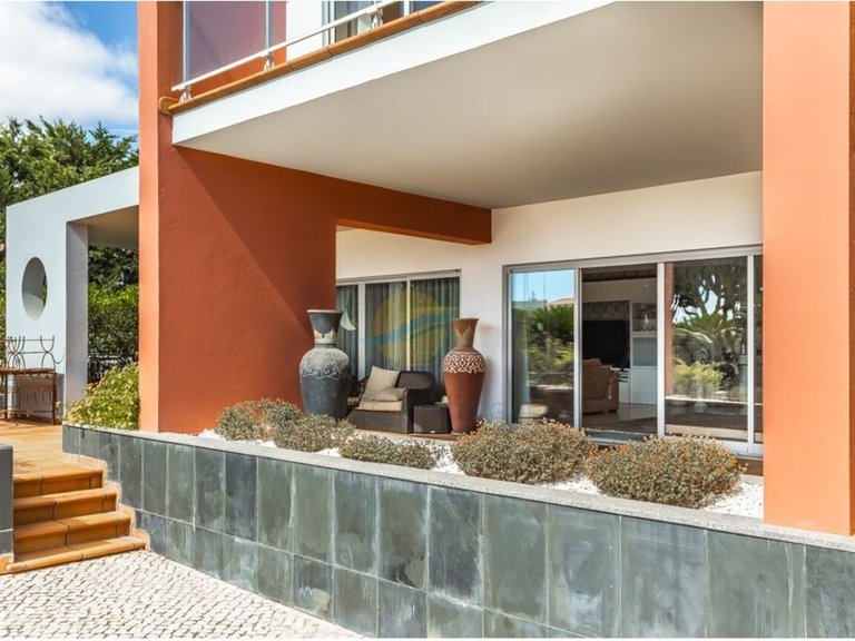 Villa for Sale in União Das Freguesias De Lagoa E Carvoeiro, Lagoa (algarve), Portugal 6