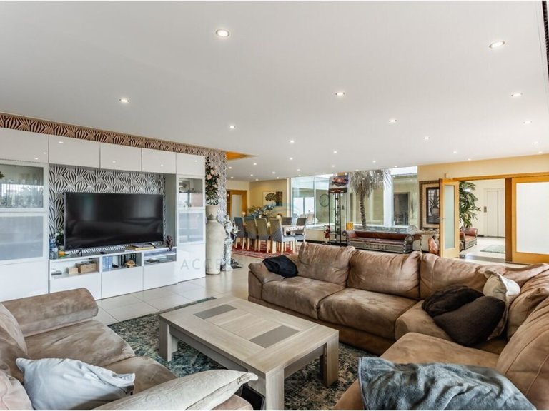 Villa for Sale in União Das Freguesias De Lagoa E Carvoeiro, Lagoa (algarve), Portugal 10
