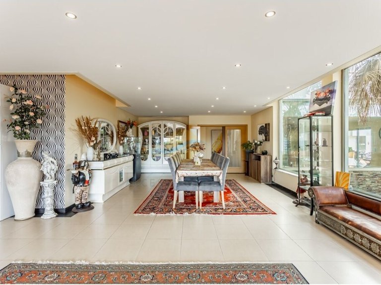 Villa for Sale in União Das Freguesias De Lagoa E Carvoeiro, Lagoa (algarve), Portugal 14