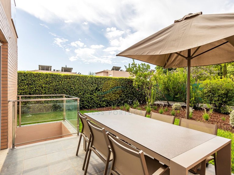 Villa for Sale in União Das Freguesias De Lagoa E Carvoeiro, Lagoa (algarve), Portugal 12
