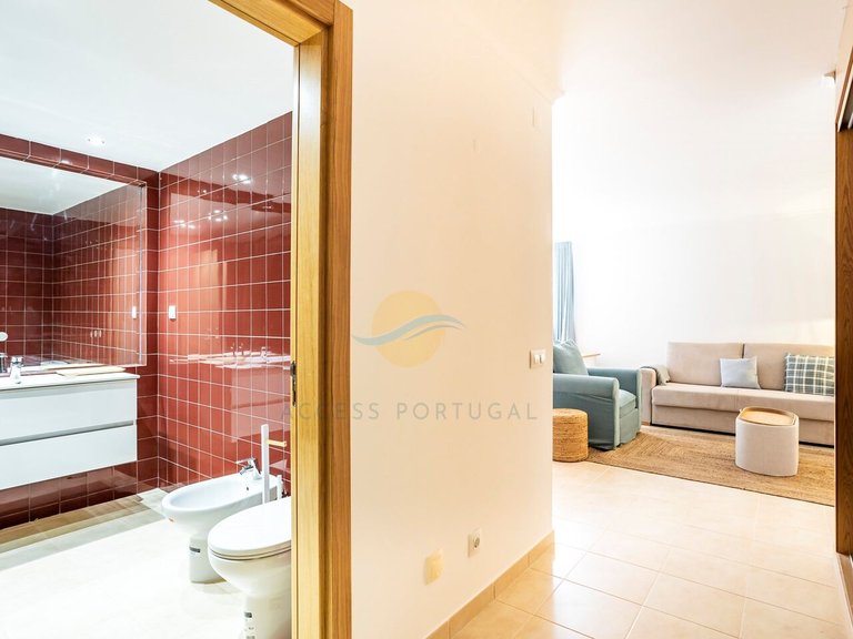 Villa for Sale in União Das Freguesias De Lagoa E Carvoeiro, Lagoa (algarve), Portugal 16