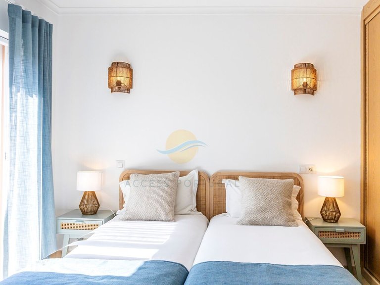 Villa for Sale in União Das Freguesias De Lagoa E Carvoeiro, Lagoa (algarve), Portugal 25