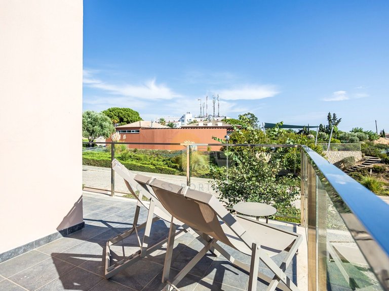 Villa for Sale in União Das Freguesias De Lagoa E Carvoeiro, Lagoa (algarve), Portugal 31