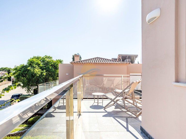 Villa for Sale in União Das Freguesias De Lagoa E Carvoeiro, Lagoa (algarve), Portugal 32
