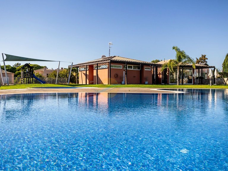 Villa for Sale in União Das Freguesias De Lagoa E Carvoeiro, Lagoa (algarve), Portugal 33