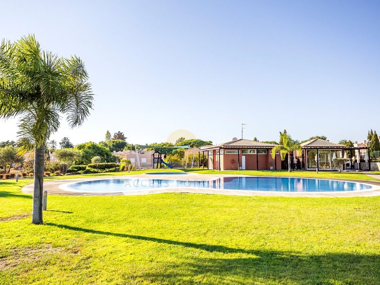 Villa for Sale in União Das Freguesias De Lagoa E Carvoeiro, Lagoa (algarve), Portugal 34