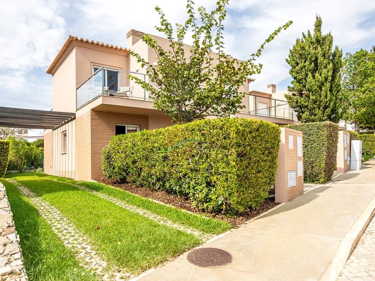 Villa for Sale in União Das Freguesias De Lagoa E Carvoeiro, Lagoa (algarve), Portugal 2