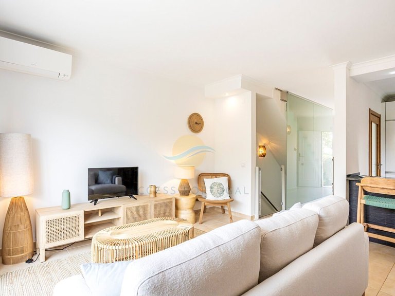 Villa for Sale in União Das Freguesias De Lagoa E Carvoeiro, Lagoa (algarve), Portugal 5