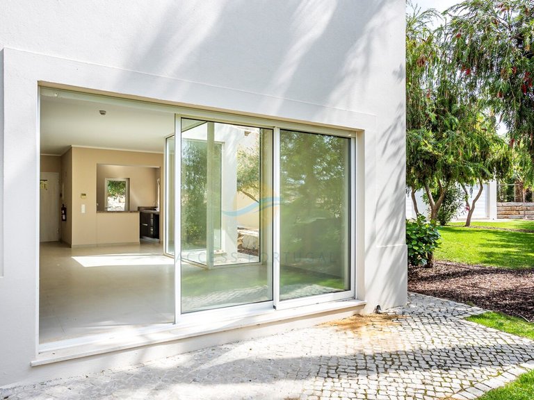Villa for Sale in União Das Freguesias De Lagoa E Carvoeiro, Lagoa (algarve), Portugal 18