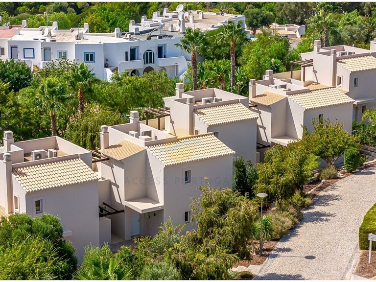 Villa for Sale in União Das Freguesias De Lagoa E Carvoeiro, Lagoa (algarve), Portugal 37