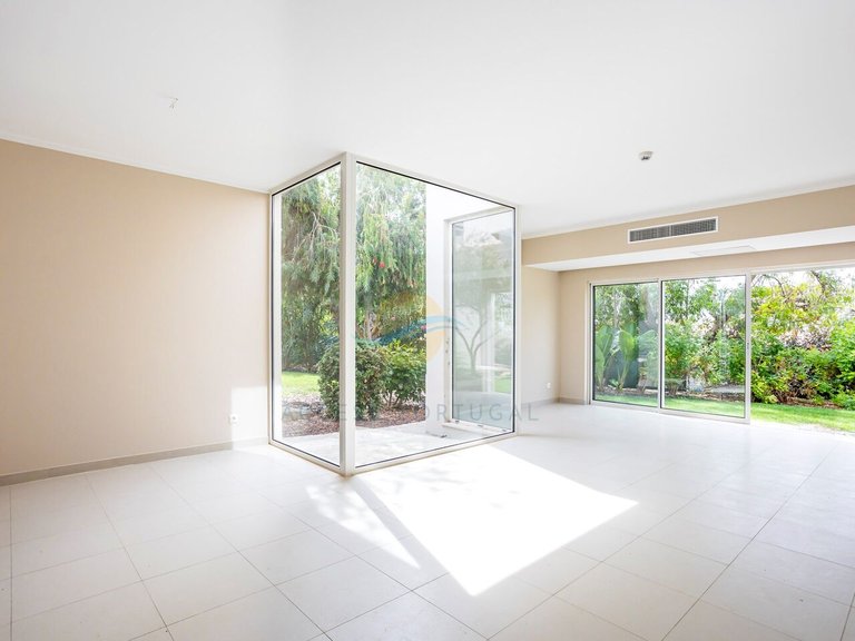 Villa for Sale in União Das Freguesias De Lagoa E Carvoeiro, Lagoa (algarve), Portugal 18