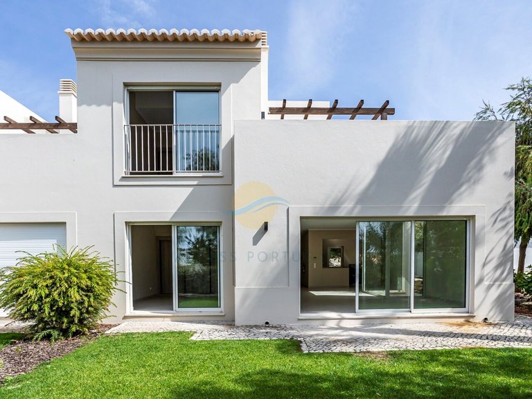 Villa for Sale in União Das Freguesias De Lagoa E Carvoeiro, Lagoa (algarve), Portugal 2