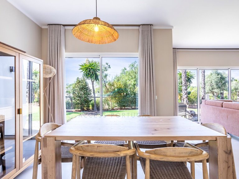 Villa for Sale in União Das Freguesias De Lagoa E Carvoeiro, Lagoa (algarve), Portugal 7