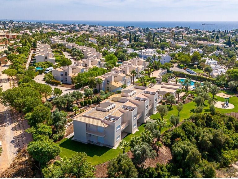Villa for Sale in União Das Freguesias De Lagoa E Carvoeiro, Lagoa (algarve), Portugal 40