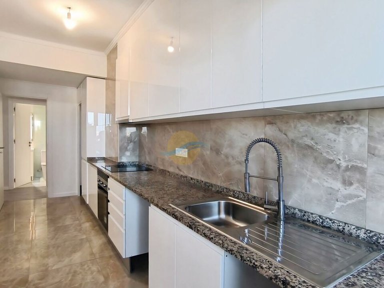 Apartment for Sale in Portimão, Portimão, Portugal 2