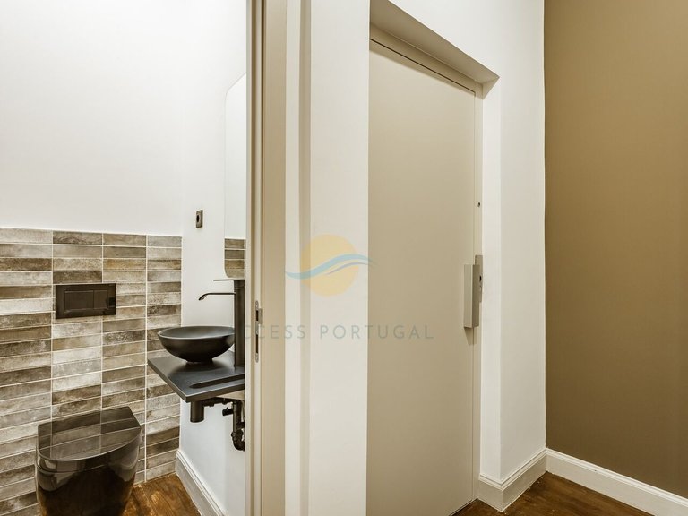 Villa for Sale in Portimão, Portimão, Portugal 48