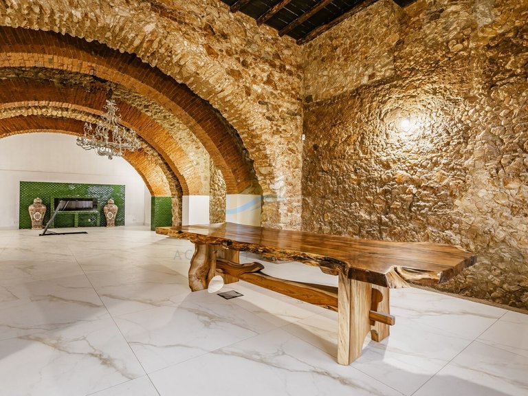 Villa for Sale in Portimão, Portimão, Portugal 5