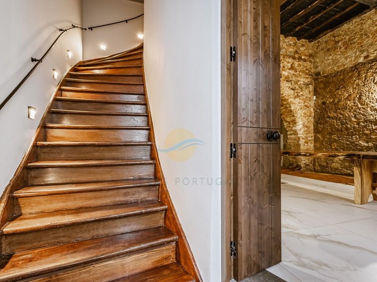 Villa for Sale in Portimão, Portimão, Portugal 4