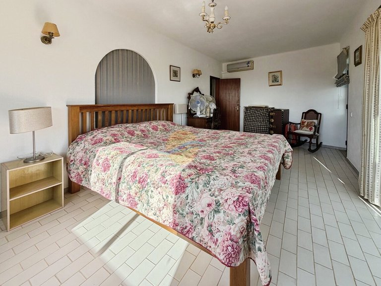 Villa for Sale in São Bartolomeu De Messines, Silves, Portugal 34