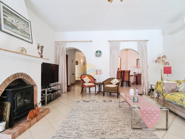 Villa for Sale in São Bartolomeu De Messines, Silves, Portugal 21