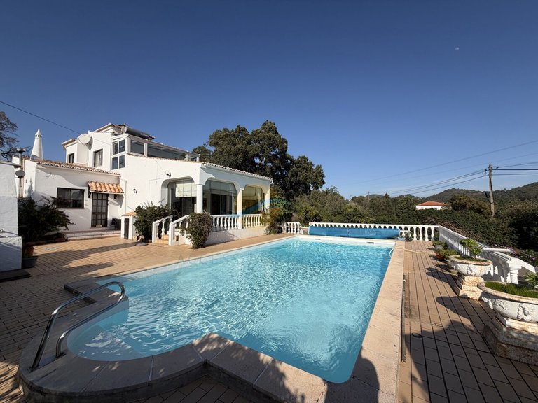 Villa for Sale in São Bartolomeu De Messines, Silves, Portugal 3