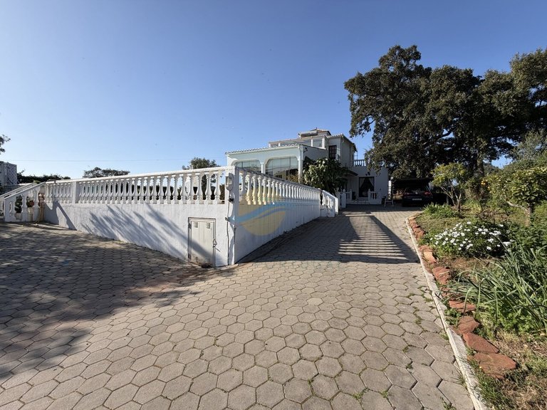 Villa for Sale in São Bartolomeu De Messines, Silves, Portugal 4