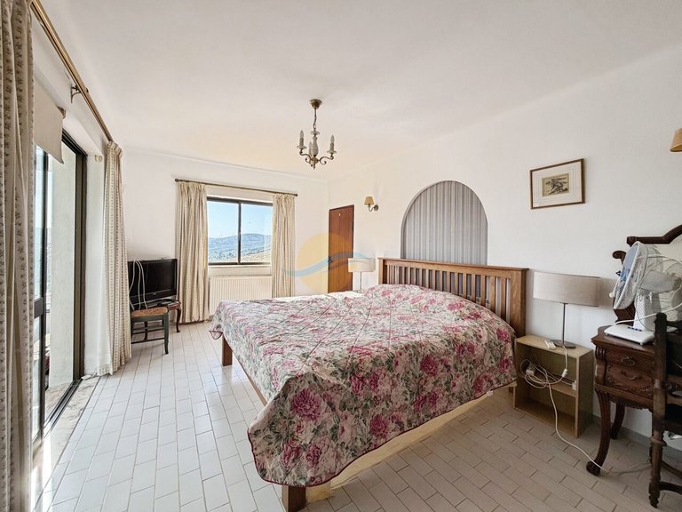 Villa for Sale in São Bartolomeu De Messines, Silves, Portugal 35