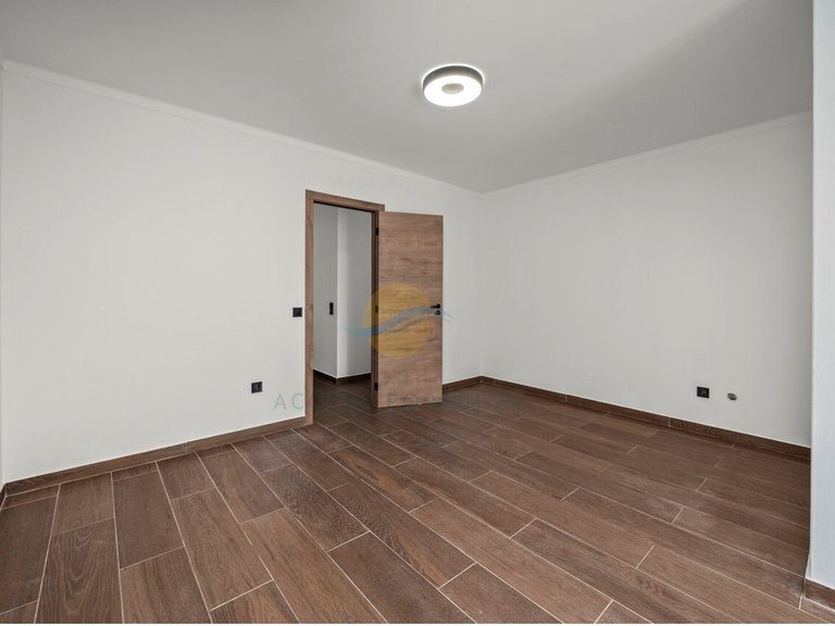 Apartment for Sale in Portimão, Portimão, Portugal 10