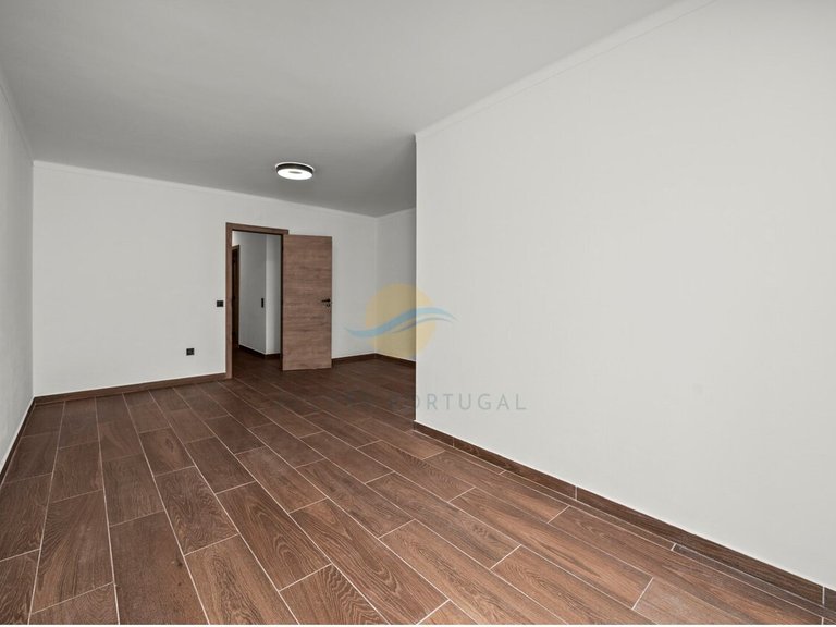 Apartment for Sale in Portimão, Portimão, Portugal 11