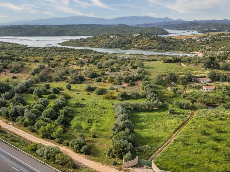 Country House for Sale in União Das Freguesias De Estômbar E Parchal, Lagoa (algarve), Portugal 4
