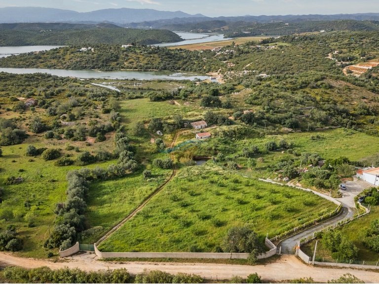 Country House for Sale in União Das Freguesias De Estômbar E Parchal, Lagoa (algarve), Portugal 5