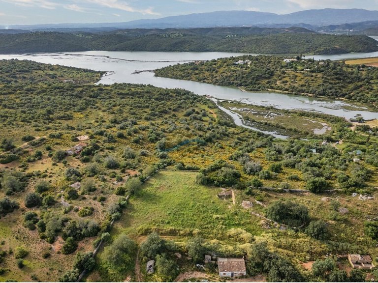 Country House for Sale in União Das Freguesias De Estômbar E Parchal, Lagoa (algarve), Portugal 9